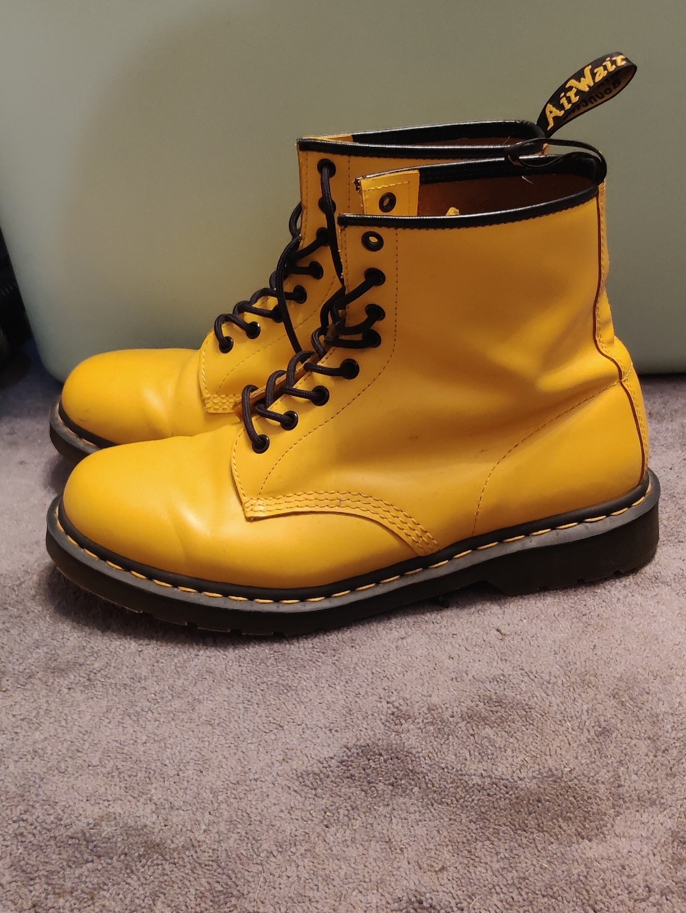 Men's Size 11 Yellow Doc Martens Dr. Martens 1460 Lace Up Leather Boots Airwair - Picture 2 of 16